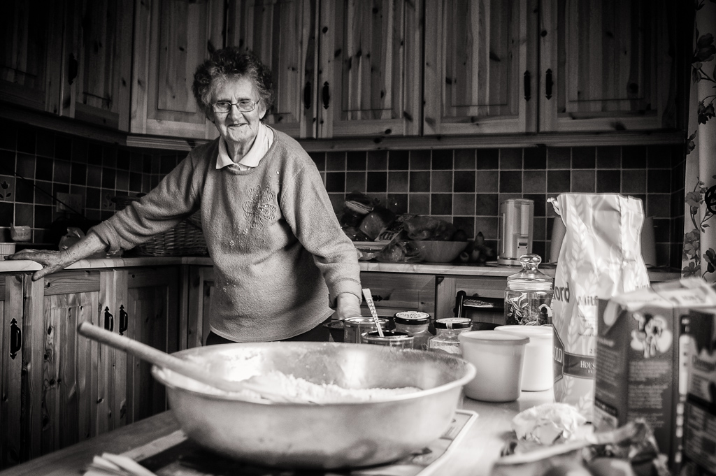 Ag_Déanamh_Aráin_Making_Bread_09